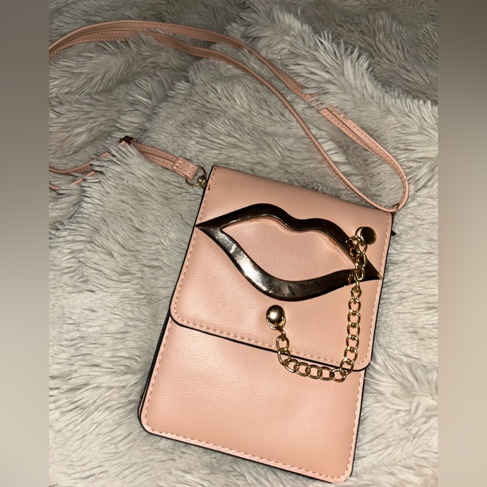 Womens Pink Lip-Accent Crossbody Bag